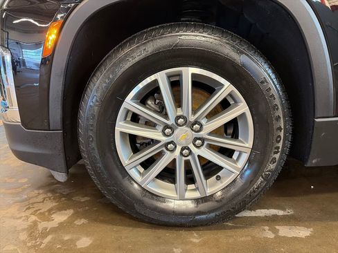 Used 2023 Chevrolet Traverse LT AWD/4WD image 12