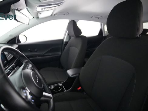 Used 2024 Hyundai Kona SEL FWD image 4