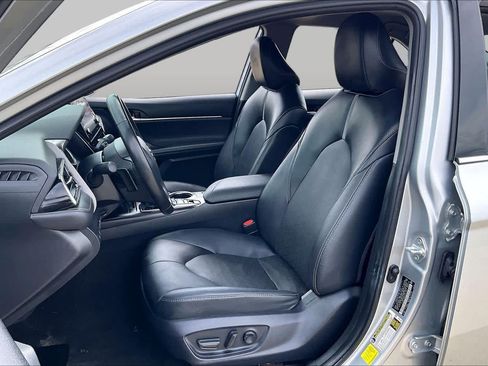 Used 2024 Toyota Camry XSE FWD image 8