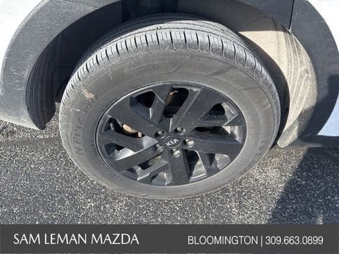 Used 2021 Kia Sorento S w/ Panoramic Sunroof Package image 13