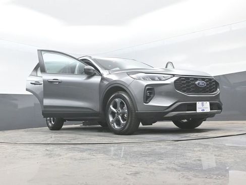 Certified 2025 Ford Escape ST-Line Select AWD/4WD image 29