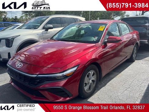 Used 2024 Hyundai Elantra SE FWD image 1