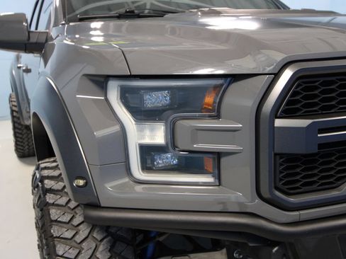 Used 2018 Ford F150 Raptor w/ Equipment Group 802A Luxury AWD/4WD image 38