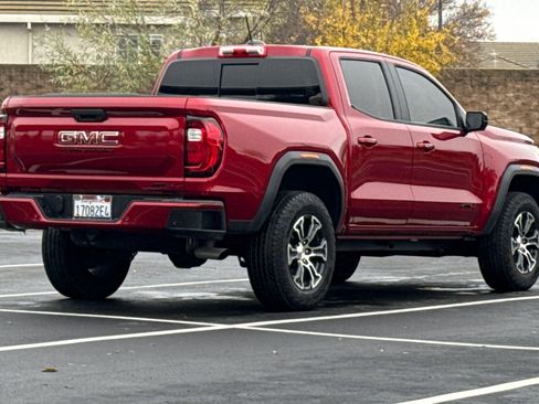 Used 2024 GMC Canyon AT4 w/ Technology Package image 5