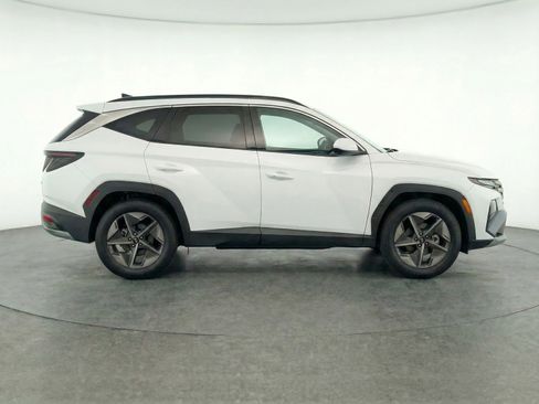 Used 2025 Hyundai Tucson SEL FWD image 11