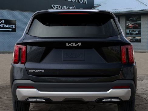 New 2025 Kia Sorento LX image 13