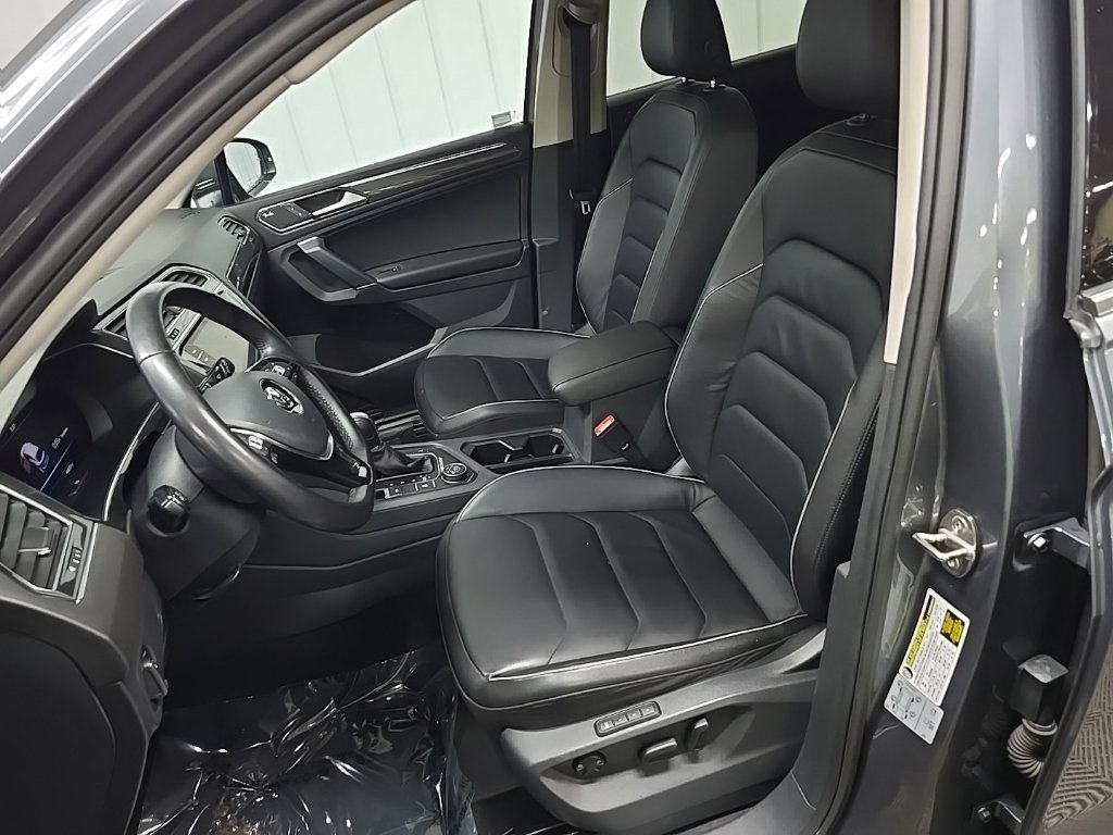 Used 2018 Volkswagen Tiguan SEL Premium AWD/4WD image 31