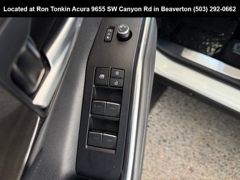 Used 2025 Toyota Highlander Platinum AWD/4WD image 13