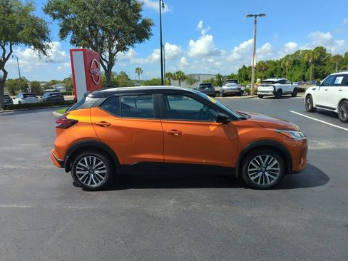 Certified 2023 Nissan Kicks SV FWD image 3