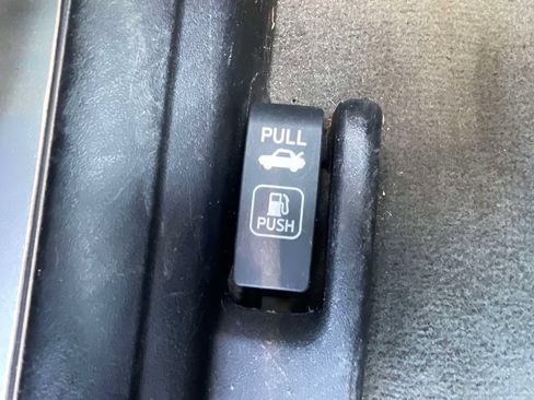 Used 2012 Nissan Sentra 2.0 FWD image 31