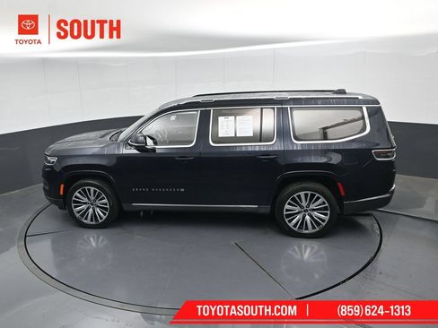 Used 2022 Jeep Grand Wagoneer Series III AWD/4WD image 58