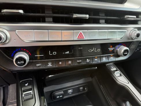 Used 2024 Kia Telluride S w/ S Sunroof Package AWD/4WD image 17