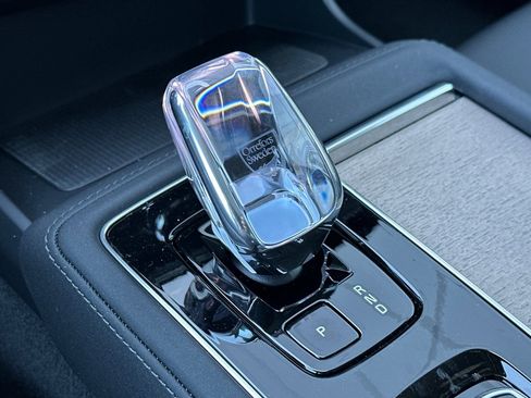 New 2025 Volvo XC90 B6 Core w/ Protection Package Premier AWD/4WD image 24