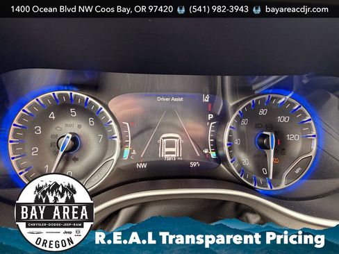 Used 2022 Chrysler Pacifica Touring-L FWD image 9