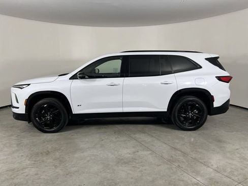 Used 2026 Buick Enclave Sport Touring w/ Power Package FWD image 5