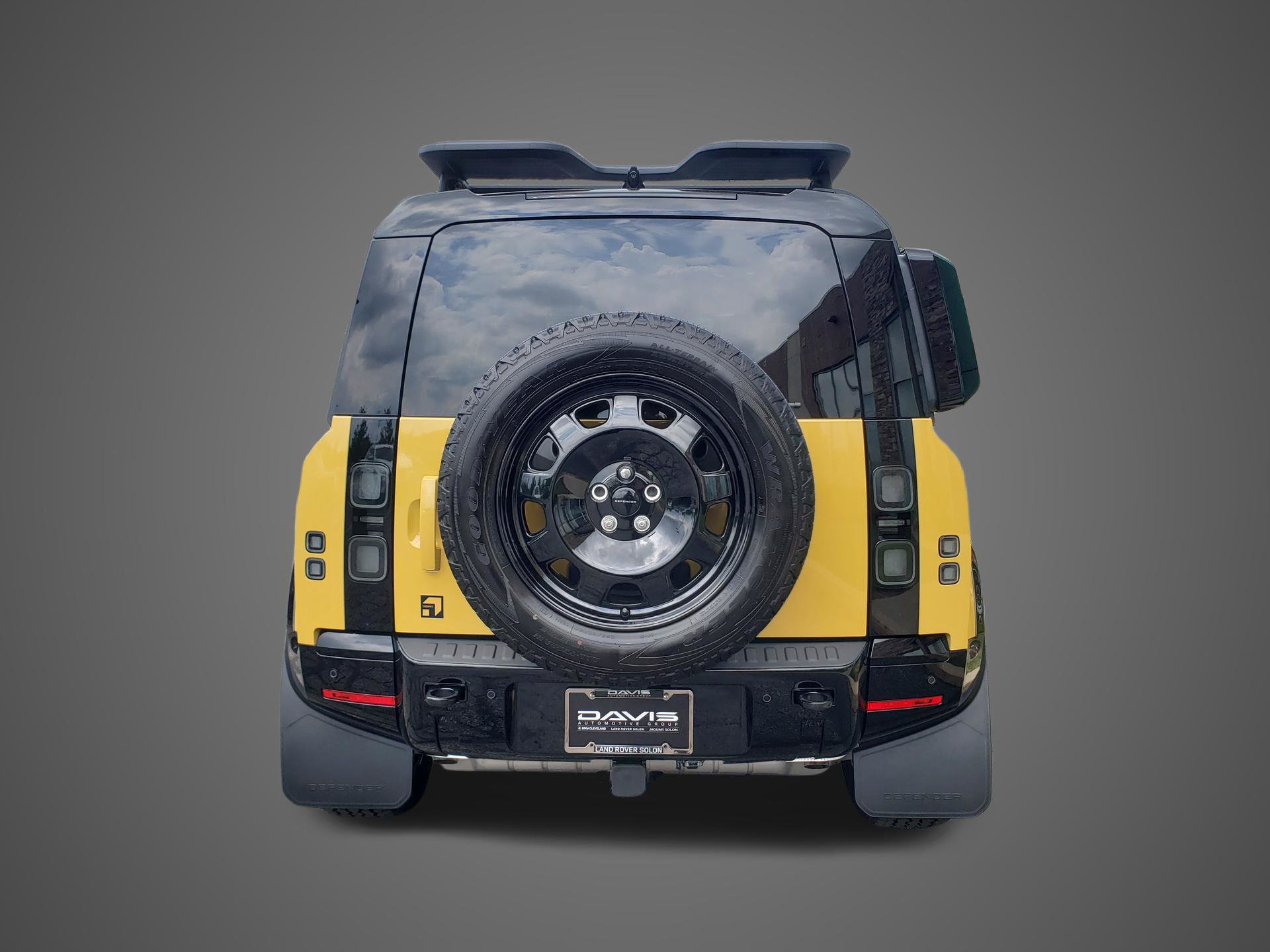 New 2026 Land Rover Defender 110 Trophy Edition AWD/4WD image 7