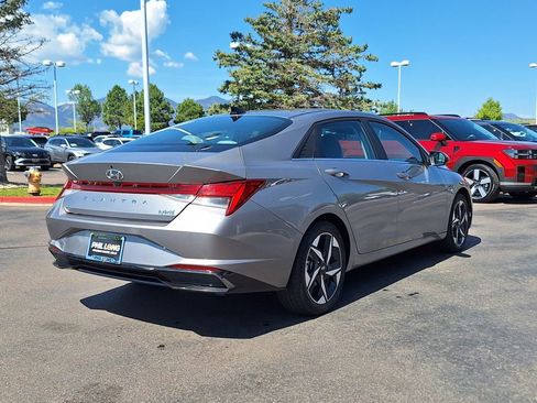 Used 2023 Hyundai Elantra Limited image 3