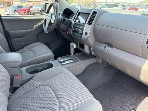 Used 2019 Nissan Frontier SV image 18
