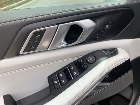 Used 2025 BMW X5 sDrive40i w/ M Sport Package image 24