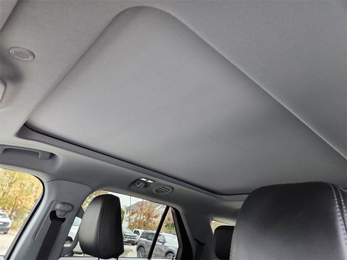 Certified 2022 Ford Explorer XLT w/ Equipment Group 202A image 20