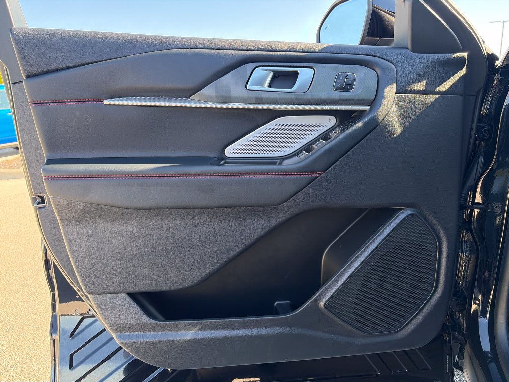 Used 2025 Ford Explorer ST AWD/4WD image 15