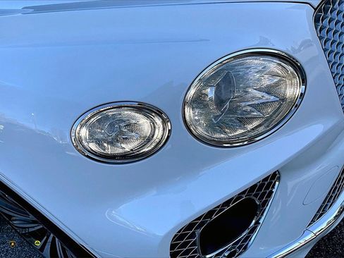 Used 2021 Bentley Bentayga image 25