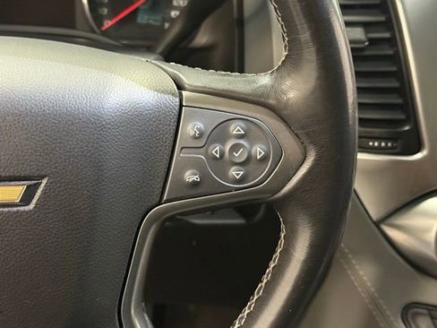 Used 2019 Chevrolet Suburban LT image 17