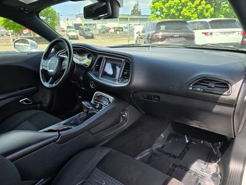 Used 2020 Dodge Challenger SXT RWD image 10