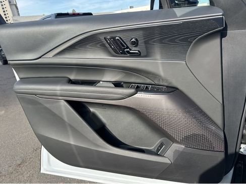 New 2026 Cadillac Lyriq Luxury image 5