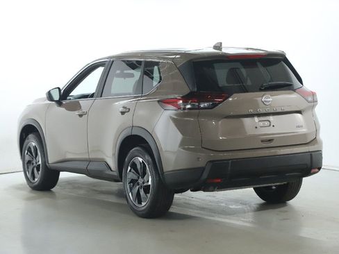 Used 2025 Nissan Rogue SV AWD/4WD image 41