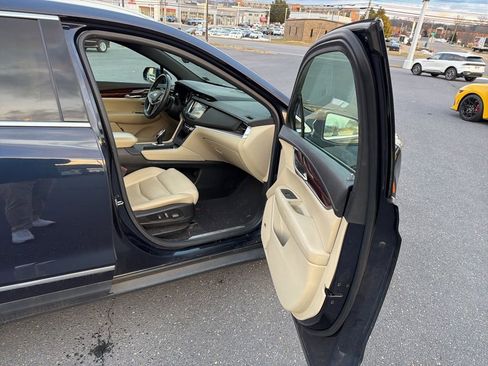 Used 2017 Cadillac XT5 Luxury w/ Driver Awareness Package image 27