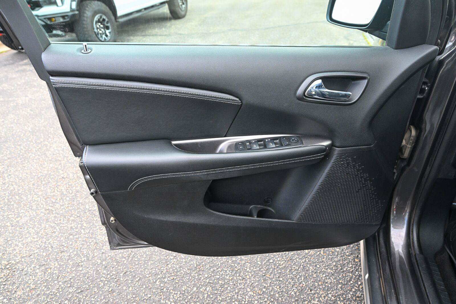Used 2018 Dodge Journey Crossroad FWD image 21