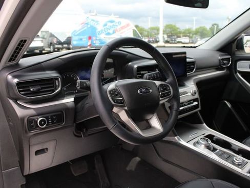 Used 2023 Ford Explorer XLT w/ Equipment Group 202A AWD/4WD image 2