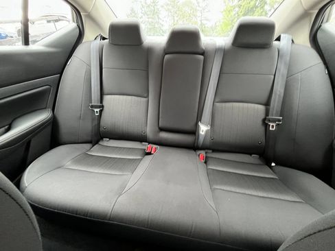 Used 2025 Nissan Altima 2.5 SV FWD image 38