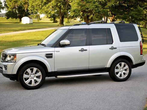Used 2016 Land Rover LR4 HSE Silver Edition AWD/4WD image 14