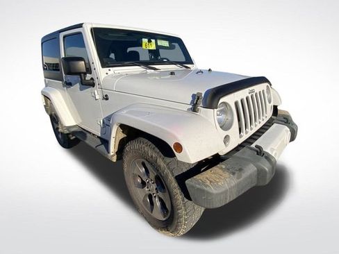 Used 2016 Jeep Wrangler Sahara w/ Connectivity Group image 13