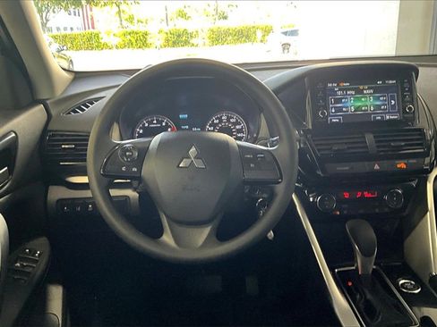 Used 2025 Mitsubishi Eclipse Cross ES image 5