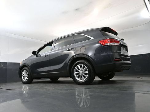 Used 2017 Kia Sorento FWD w/ LX Convenience Package image 21