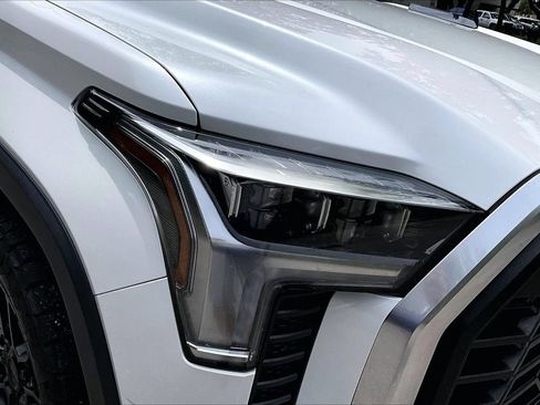 Used 2022 Toyota Tundra Limited w/ TRD Off-Road Package AWD/4WD image 31