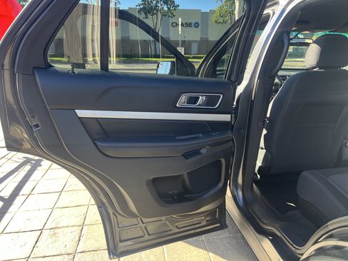 Used 2017 Ford Explorer XLT w/ Equipment Group 201A image 24