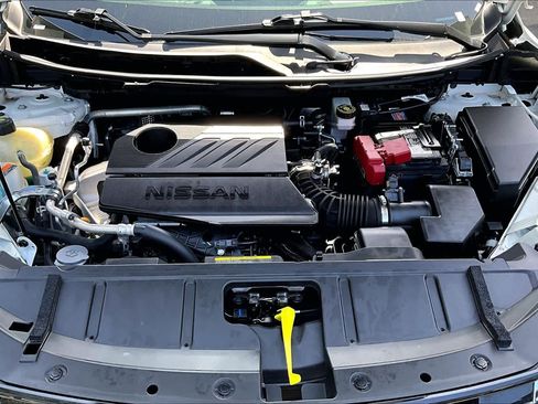 Used 2025 Nissan Rogue SV FWD image 32