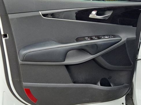 Certified 2018 Kia Sorento EX image 15