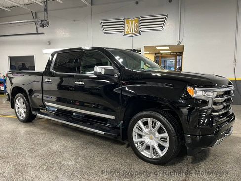 Used 2024 Chevrolet Silverado 1500 High Country w/ Technology Package image 1