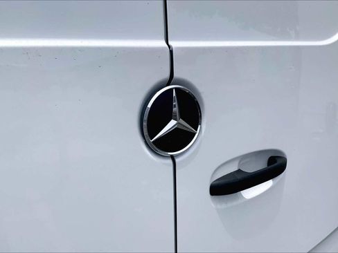 New 2025 Mercedes-Benz Sprinter 2500 image 14