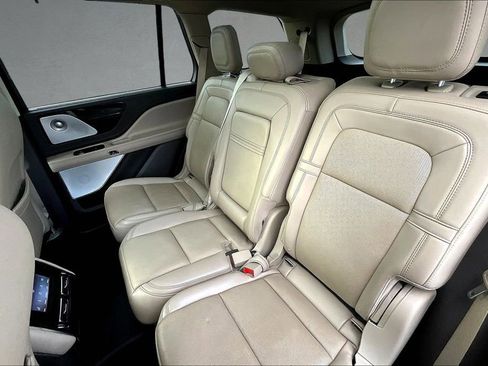 Used 2022 Lincoln Aviator Reserve w/ Equipment Group 201A RWD image 28