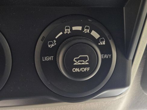 Used 2024 Toyota 4Runner TRD Off-Road Premium AWD/4WD image 32
