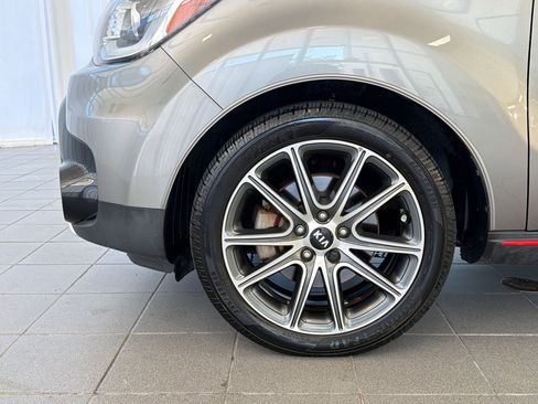 Used 2018 Kia Soul ! w/ Tech Package FWD image 12