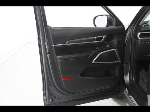 Used 2021 Kia Telluride LX FWD image 4