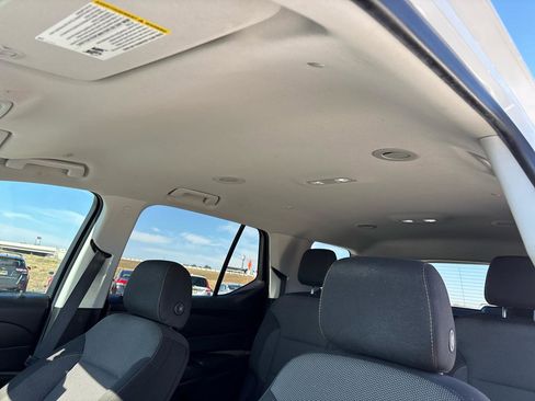 Used 2018 Chevrolet Traverse LT image 19