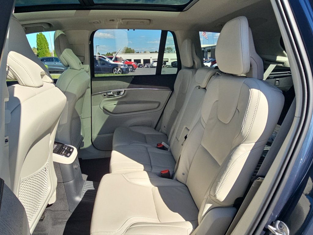 Used 2024 Volvo XC90 T8 Ultimate w/ Protection Package Premier AWD/4WD image 12